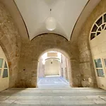 One בית הארחה 4*