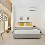 בית הארחה One 4*